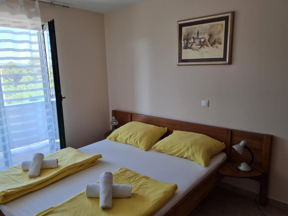 Apartment Lavanda Starigrad Paklenica Eksteriør billede