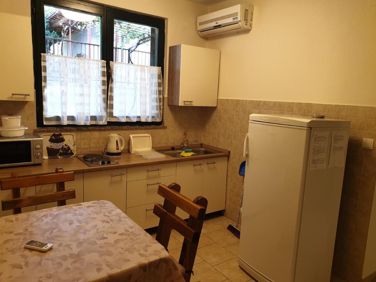 Apartment Lavanda Starigrad Paklenica Eksteriør billede