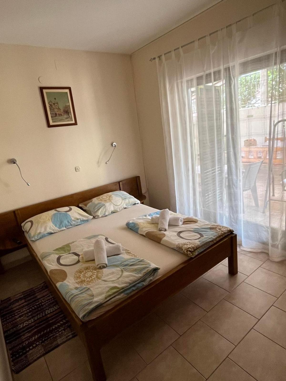 Apartment Lavanda Starigrad Paklenica Eksteriør billede