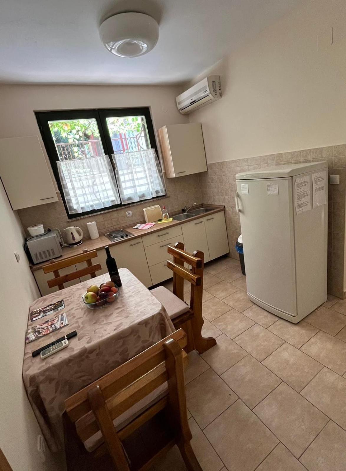 Apartment Lavanda Starigrad Paklenica Eksteriør billede