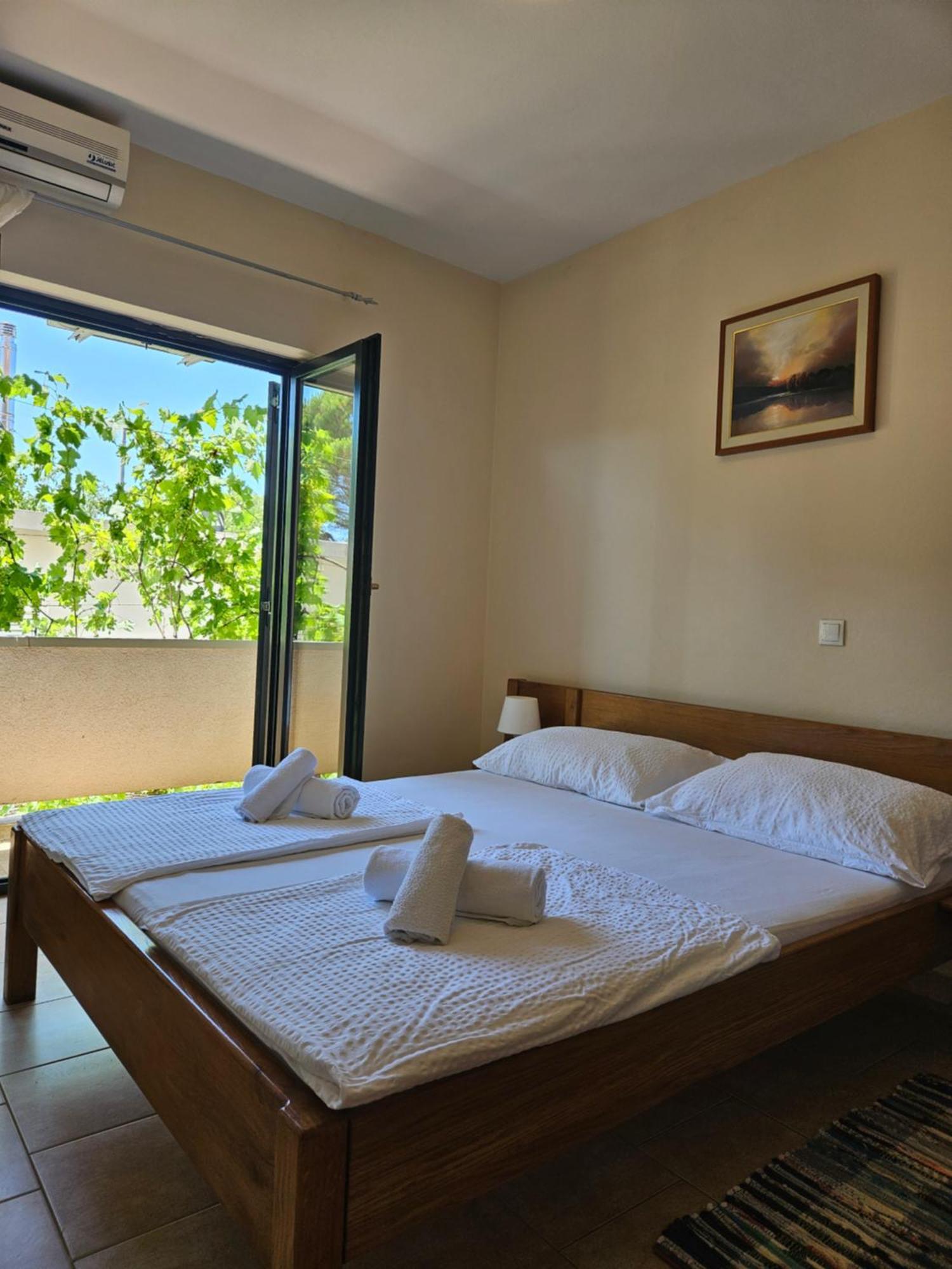Apartment Lavanda Starigrad Paklenica Eksteriør billede