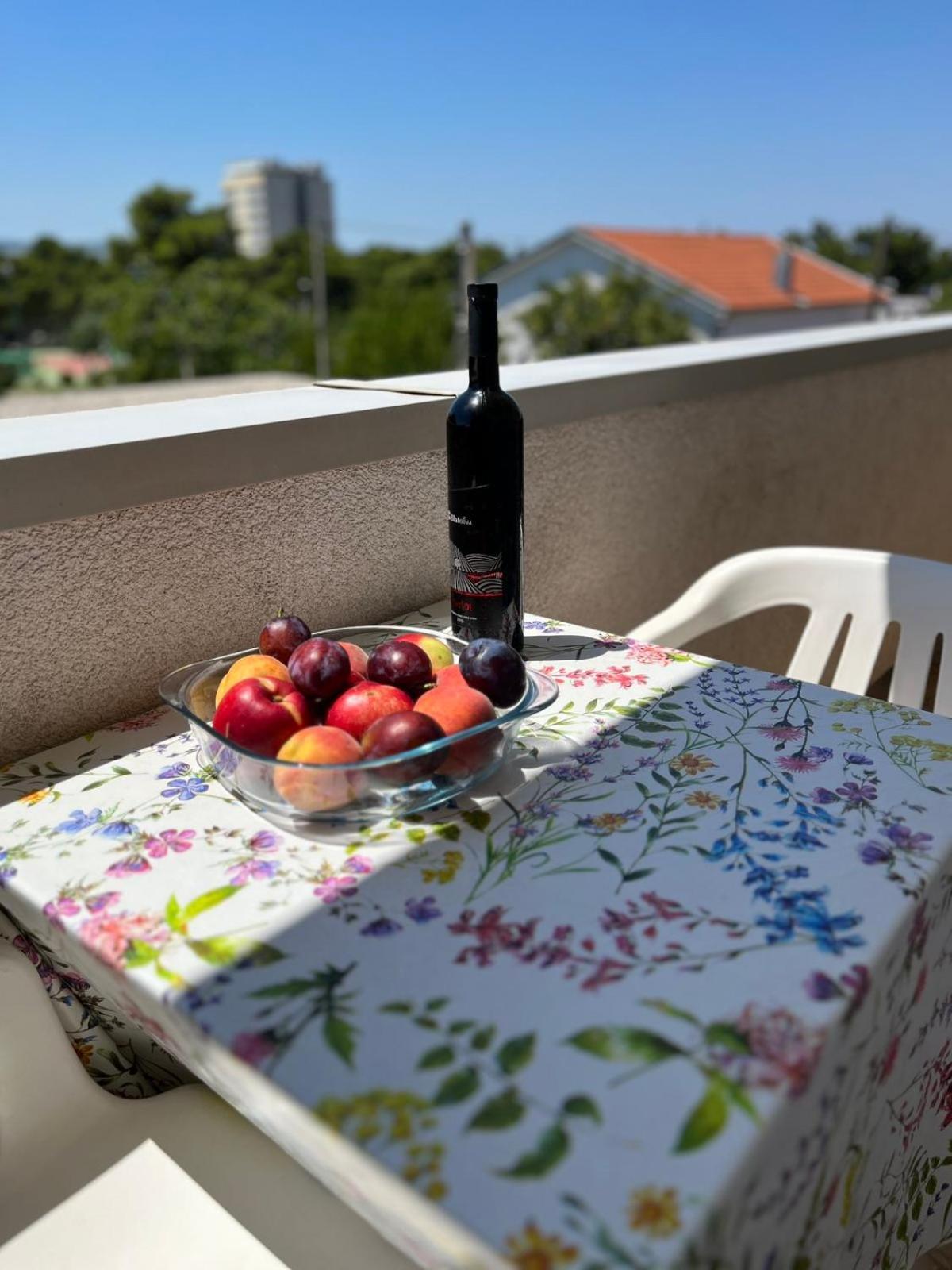 Apartment Lavanda Starigrad Paklenica Eksteriør billede