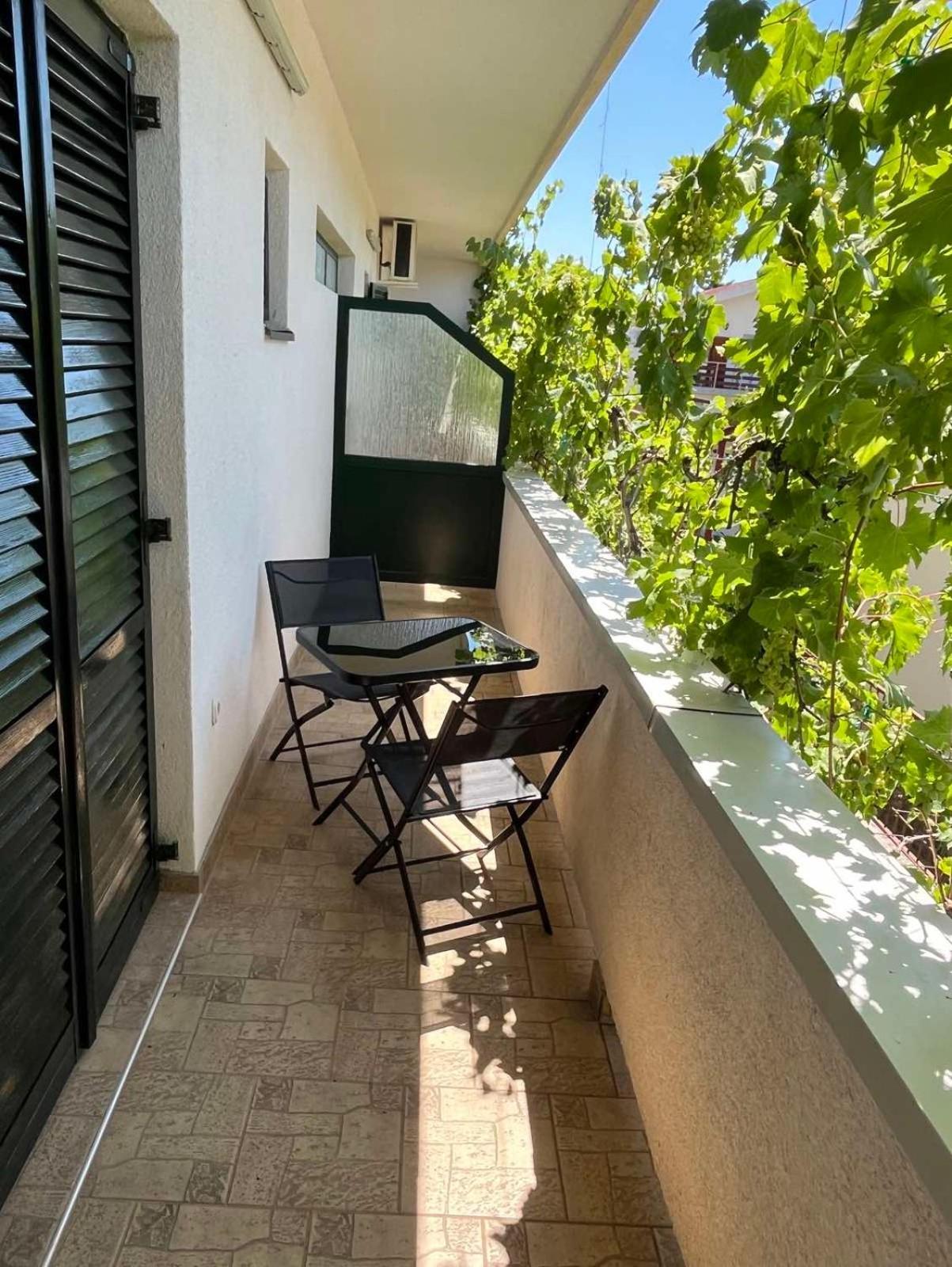 Apartment Lavanda Starigrad Paklenica Eksteriør billede