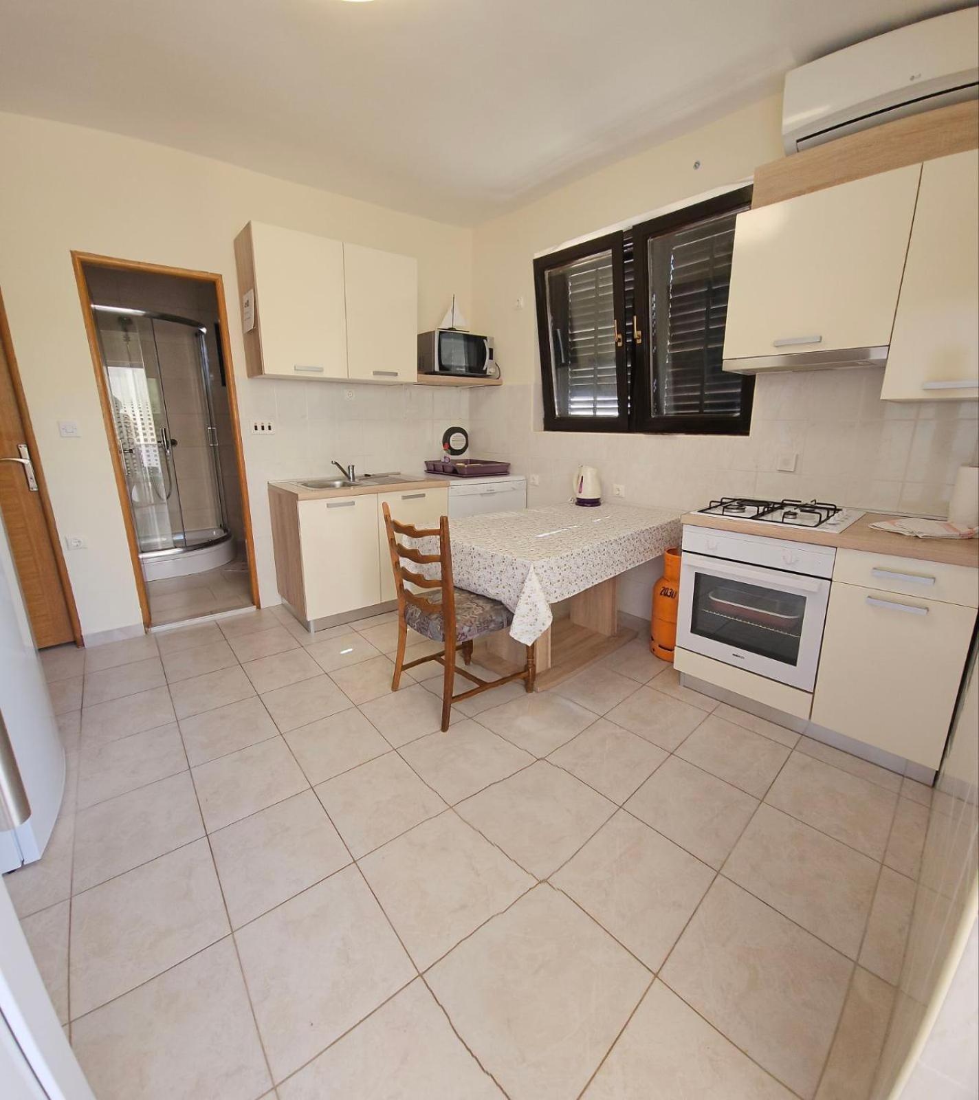 Apartment Lavanda Starigrad Paklenica Eksteriør billede
