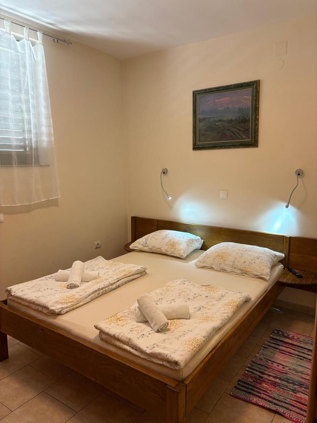 Apartment Lavanda Starigrad Paklenica Eksteriør billede