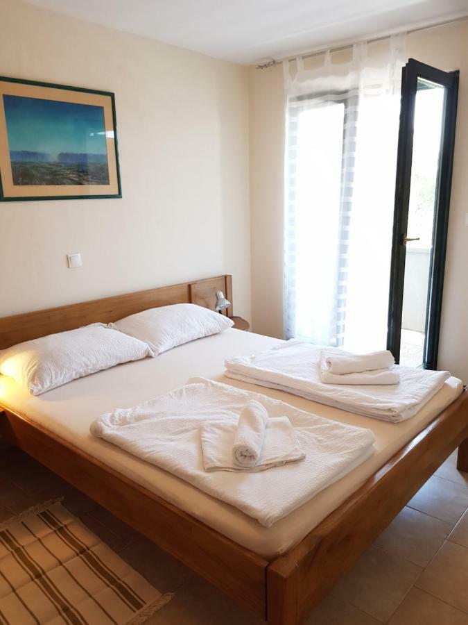 Apartment Lavanda Starigrad Paklenica Eksteriør billede