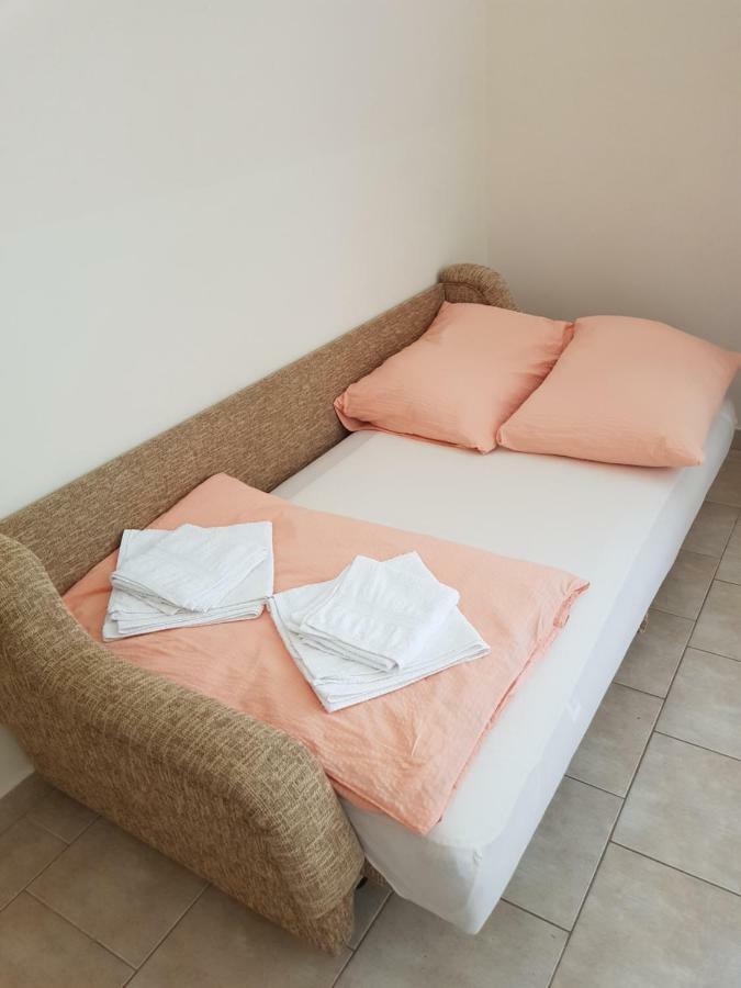 Apartment Lavanda Starigrad Paklenica Eksteriør billede